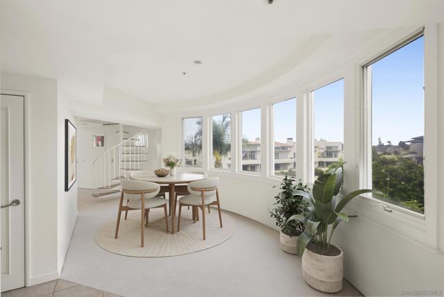 1101 1st Street, Coronado CA: https://media.crmls.org/mediaz/05405891-8dca-4985-97e9-6754c6620ff2.jpg