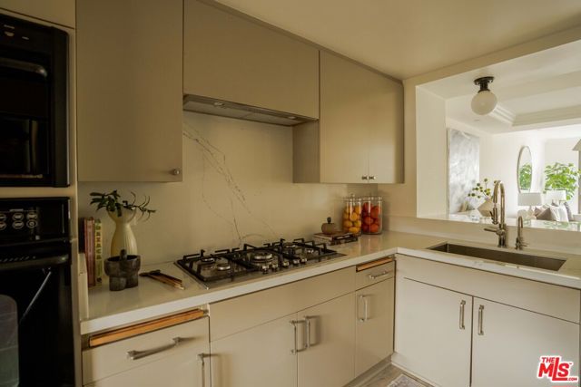 11847 Gorham Avenue, Los Angeles CA: https://media.crmls.org/mediaz/0540e019-ccc3-4d1b-99fb-6f55ef1b54db.jpg