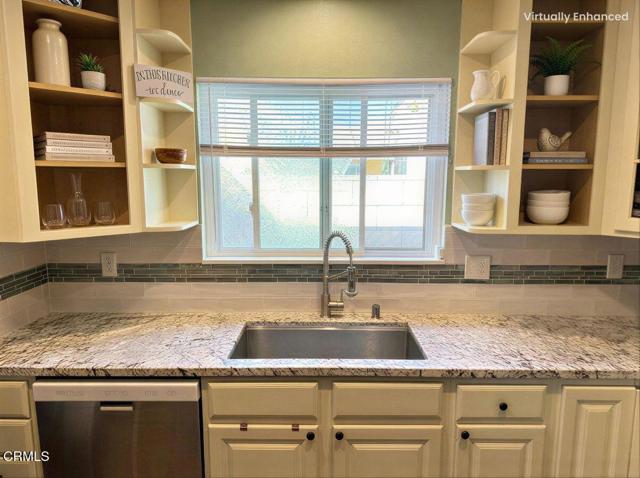 Detail Gallery Image 6 of 12 For 860 Morro Way, Oxnard,  CA 93033 - 4 Beds | 2 Baths