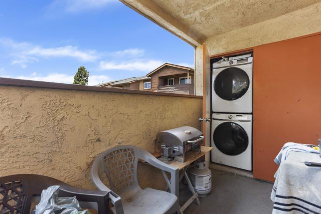 530 Calle Montecito, Oceanside CA: https://media.crmls.org/mediaz/054150a0-47bb-4978-b435-c22dbd1237ab.jpg