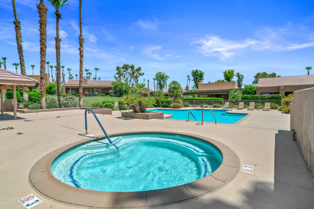73259 Boxthorn Lane, Palm Desert CA: https://media.crmls.org/mediaz/054209b8-eb89-4411-9a84-a73774020907.jpg