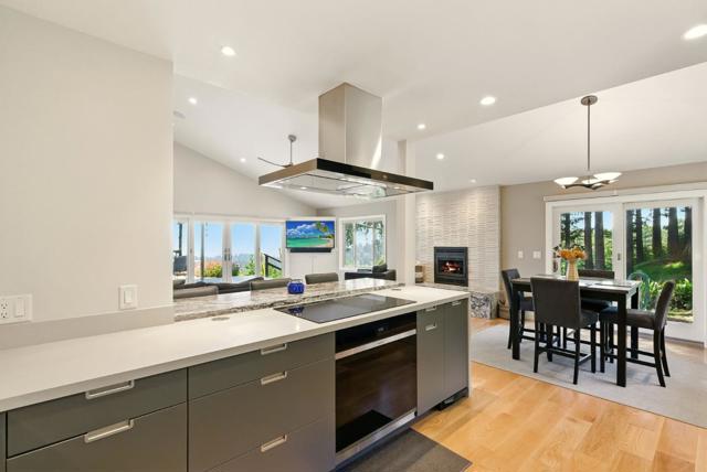 132 Pax Place Court, Aptos CA: https://media.crmls.org/mediaz/0542d136-d21d-4ae2-b306-7fbc628cf230.jpg