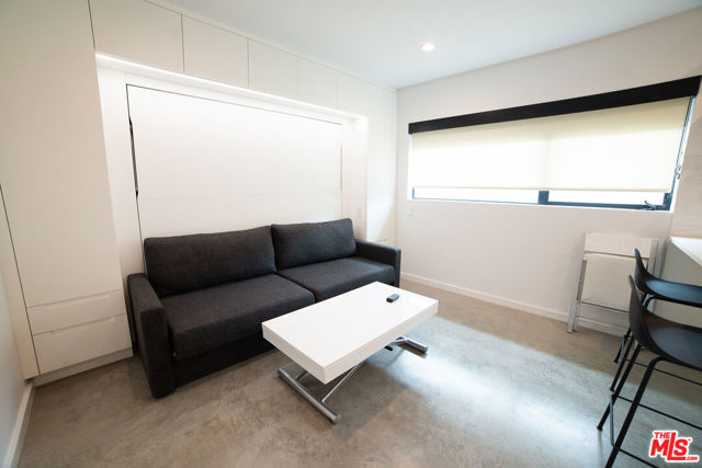 14 Brooks Avenue, Venice CA: https://media.crmls.org/mediaz/05435b27-559e-4674-8e8e-53cff11772de.jpg