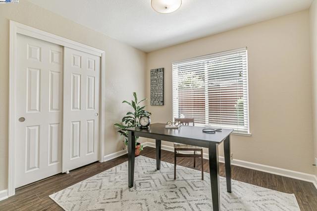 38957 Altura Street, Fremont CA: https://media.crmls.org/mediaz/05436bea-cc1d-4aeb-9a5d-19d0636d3c0a.jpg