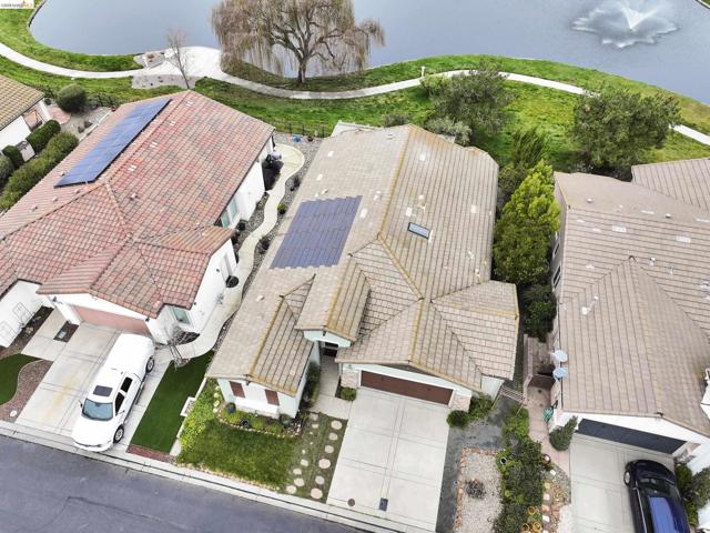 342 Desert Forest Ct, Rio Vista CA: https://media.crmls.org/mediaz/05447158-d14c-42e3-9841-c2c6aac9ece7.jpg