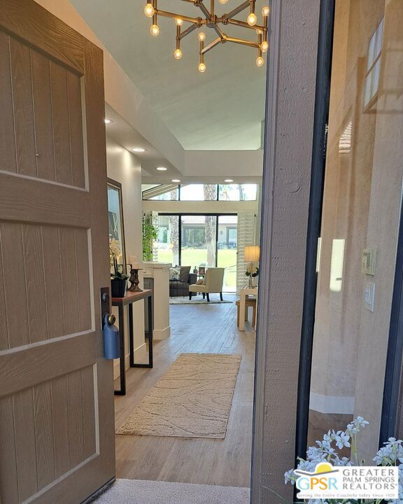 307 Appaloosa Way, Palm Desert CA: https://media.crmls.org/mediaz/05449662-d2e5-4eed-969a-11d674b75203.jpg