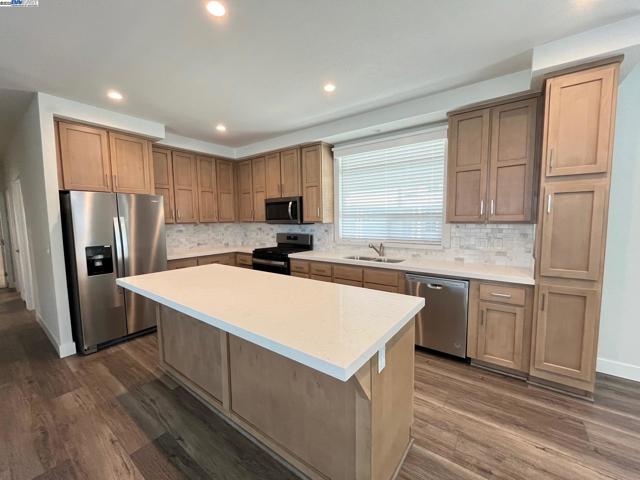 1587 Delemos Ave, Hayward CA: https://media.crmls.org/mediaz/0544b186-c6d6-449a-bd2a-8207429f7d90.jpg