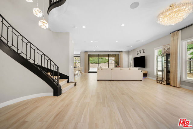 20517 W Deer Grass Court, Porter Ranch CA: https://media.crmls.org/mediaz/0544b760-0c7a-4332-a6b0-150f6439599e.jpg