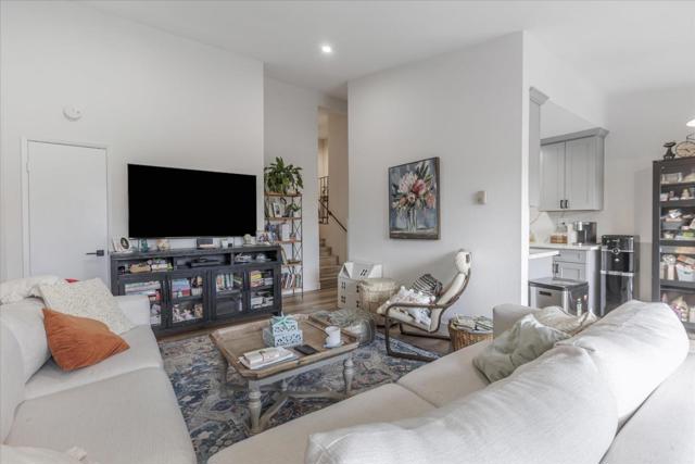 Image 4 of 35 For 2625 Keystone Avenue 207