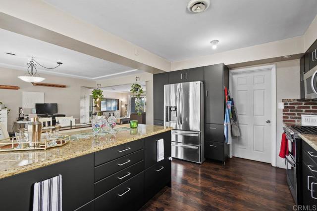 Detail Gallery Image 13 of 39 For 6114 Tarragona Dr, San Diego,  CA 92115 - 4 Beds | 2 Baths