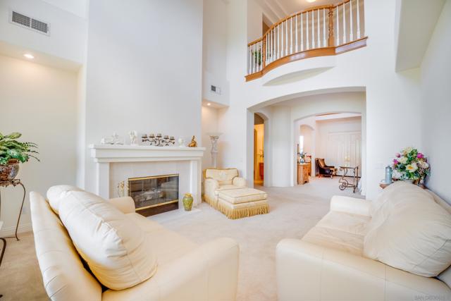 1964 Tracy Ct, Fallbrook CA: https://media.crmls.org/mediaz/0546fcd8-9dbb-4058-9e75-636cba0e23c9.jpg