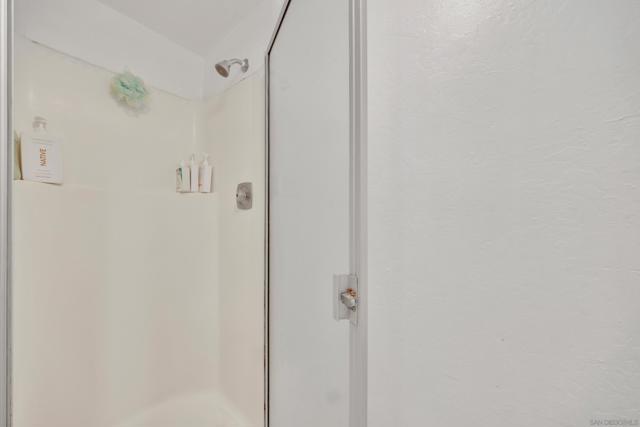 4055 Falcon St, San Diego CA: https://media.crmls.org/mediaz/05470935-6535-4578-979c-c70dd6464114.jpg