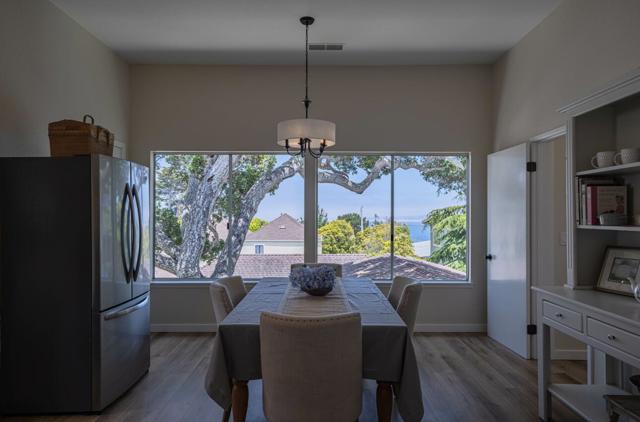 570572 Belden Street, Monterey CA: https://media.crmls.org/mediaz/05478a52-c845-46bf-88b7-6eac0586fd23.jpg