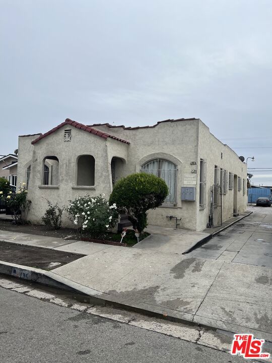 136 W 82Nd St, Los Angeles, CA 90003