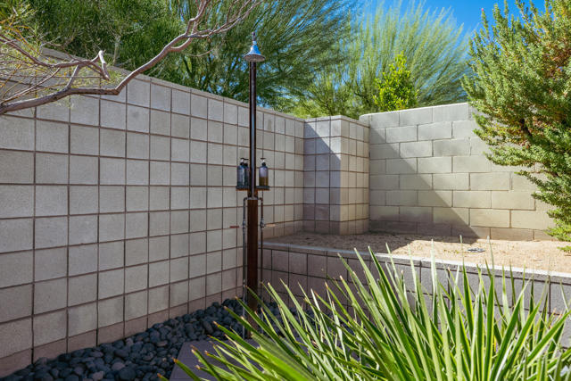 438 E Racquet Club Road, Palm Springs, CA 92262