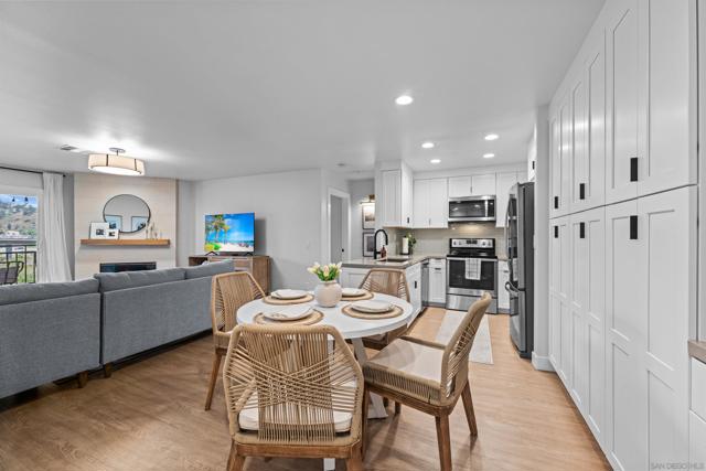 510 Camino De La Reina, San Diego CA: https://media.crmls.org/mediaz/054983d6-ae6f-4d62-9272-a471045e8d5f.jpg