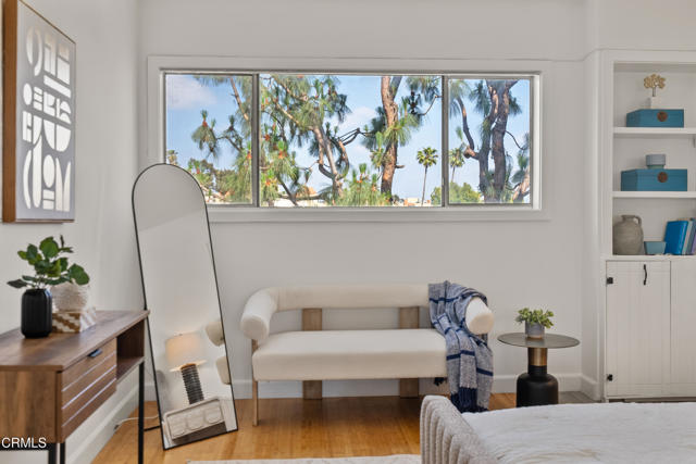 7560 Hollywood Boulevard, Los Angeles CA: https://media.crmls.org/mediaz/054a2c18-e7ed-41f7-9884-8828650ca652.jpg