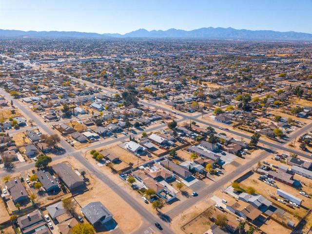 16475 Vine St, Hesperia, California 92345, ,Multi-Family,For Sale,Vine St,240025582SD