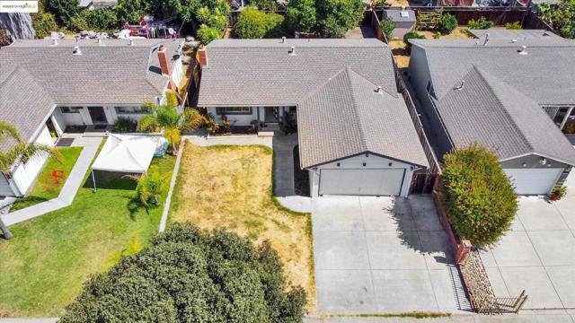 2040 Lanai Ave, San Jose CA: https://media.crmls.org/mediaz/054b3674-403d-42fb-aef5-c9e70e97ff5c.jpg
