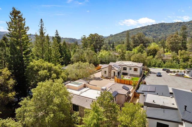 18061 Saratoga Los Gatos Road, Monte Sereno CA: https://media.crmls.org/mediaz/054b51b9-e356-4175-b4f4-a7d50dee5fe2.jpg