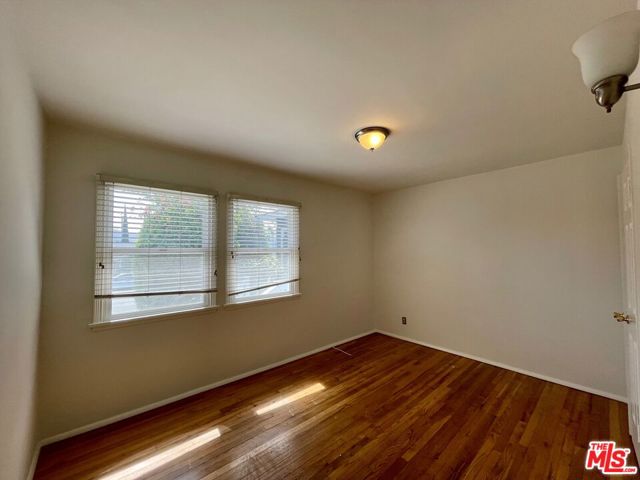 5954 W 85Th Place, Los Angeles CA: https://media.crmls.org/mediaz/054bc937-f925-4f2c-89bc-44a58b233f85.jpg