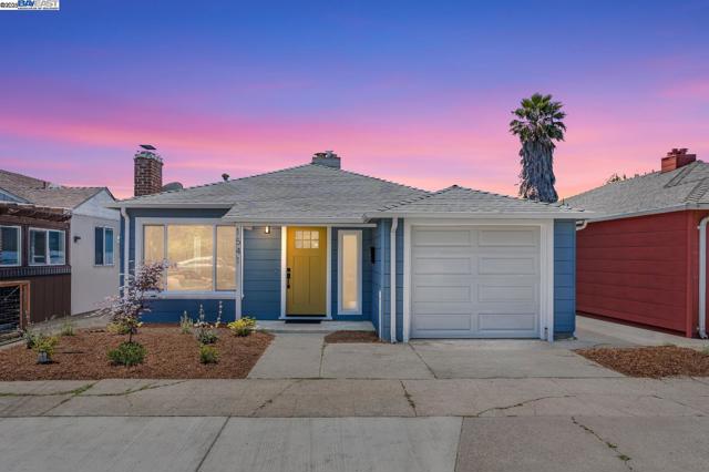 1541 Merced Street, Richmond CA: https://media.crmls.org/mediaz/054bf4c9-faac-433b-9391-49ecc4cc5b68.jpg