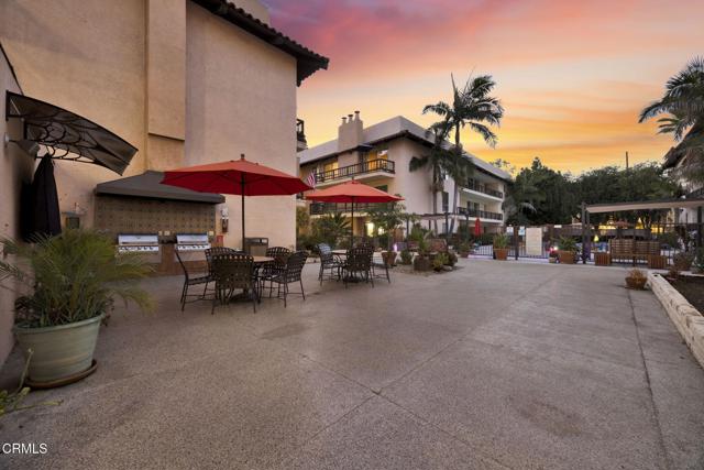 1127 E Del Mar Boulevard, Pasadena CA: https://media.crmls.org/mediaz/054c072c-38d3-40c1-8505-1ecdc2ba5efa.jpg