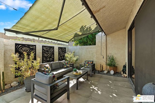 1475 E Amado Road, Palm Springs CA: https://media.crmls.org/mediaz/054c42b7-600c-48cf-acad-3e273160995f.jpg