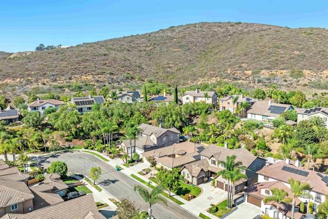 15363 Falcon Crest Ct, San Diego CA: https://media.crmls.org/mediaz/054c5cab-5f16-4127-a877-40dcc7ce718a.jpg
