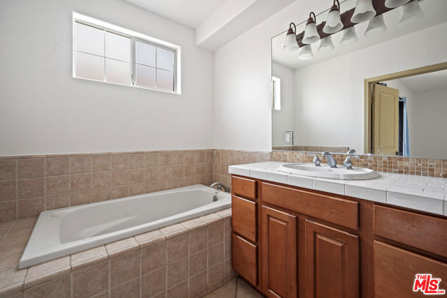 14544 Margate Street, 10 photo 8