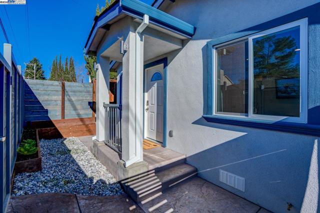 3254 Keith Ave, Castro Valley CA: https://media.crmls.org/mediaz/054c901e-4531-4054-8734-1ff326232c60.jpg