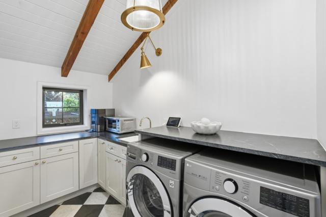 203 Santa Clara Avenue, Redwood City CA: https://media.crmls.org/mediaz/054d16b0-6dc7-4ede-8122-c56e072f6547.jpg