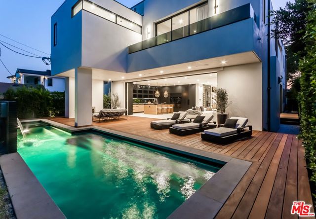 842 N Orange Grove Avenue, Los Angeles CA: https://media.crmls.org/mediaz/054d5d78-f4b4-484d-bf40-4b2a38cdf9da.jpg