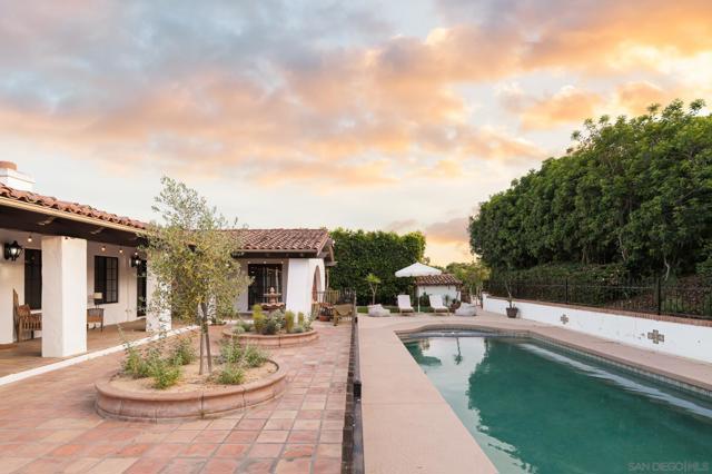 5615 Via Montellano, Bonsall CA: https://media.crmls.org/mediaz/054d6866-90af-46df-90eb-931a088dfc9e.jpg