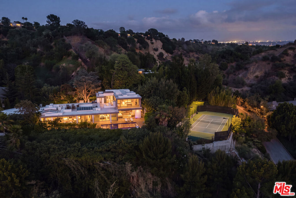 2644 Eden Place — architectural residence