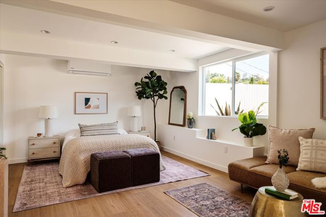 2038 Wollam Street, Los Angeles CA: https://media.crmls.org/mediaz/054e6b20-4c72-4ef9-894b-869108a8d61a.jpg