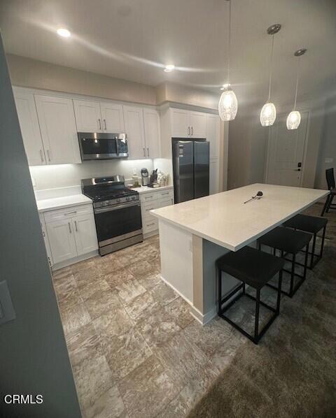 Detail Gallery Image 4 of 17 For 765 Winchester Dr, Oxnard,  CA 93036 - 3 Beds | 3 Baths