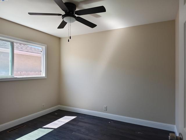 522 Lagunitas Lane, Hayward CA: https://media.crmls.org/mediaz/054ef39e-be23-487d-99d5-b1c1e315883c.jpg