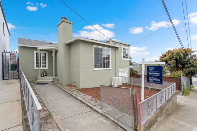 18 Garwood Drive, Daly City CA: https://media.crmls.org/mediaz/05509be3-d767-4541-9c33-73a87fdad15f.jpg