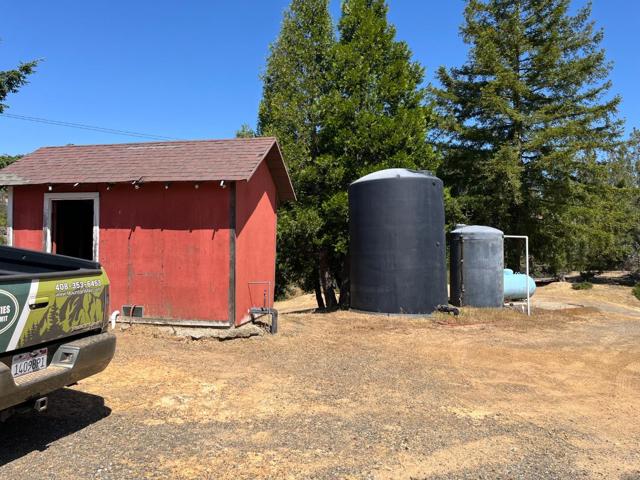 28750 Loma Chiquita Road, Los Gatos CA: https://media.crmls.org/mediaz/0550bfc1-2531-48cb-aaad-a1ce89864f05.jpg