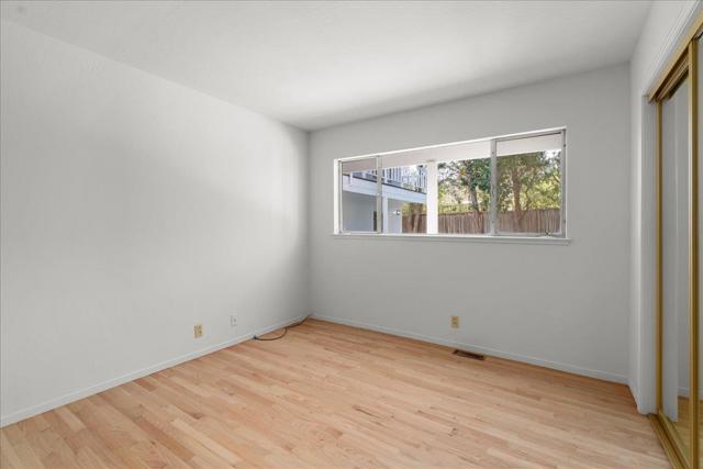 14721 Live Oak Lane, Saratoga CA: https://media.crmls.org/mediaz/0550de65-cc84-46e1-a639-d9fd146fee4f.jpg