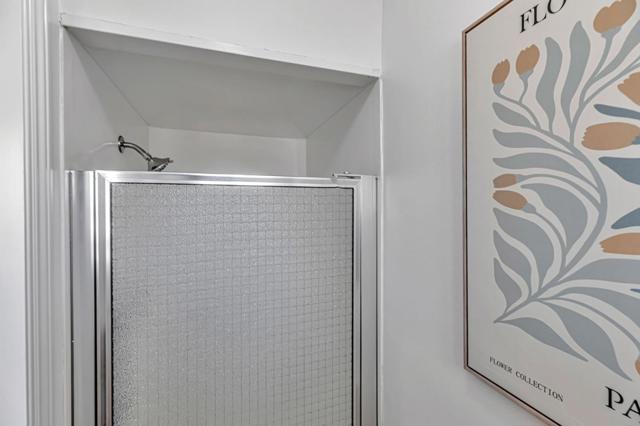 1081 Oak Street, Hollister CA: https://media.crmls.org/mediaz/055132c5-9b7c-4850-980b-cd62019d5cb6.jpg