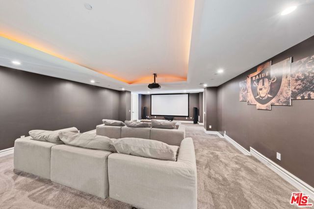 25043 Abercrombie Lane, Calabasas CA: https://media.crmls.org/mediaz/05516452-f112-40bc-96ca-dbe491004b4a.jpg