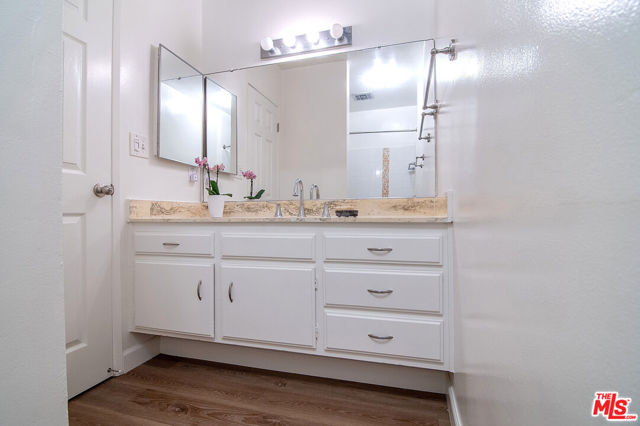 2 Bed Home for Sale in Culver City, California