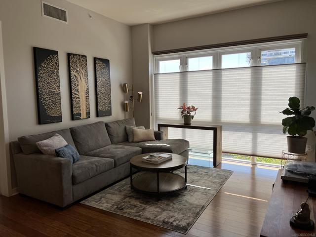 845 Fort Stockton Dr, San Diego CA: https://media.crmls.org/mediaz/0551cce7-efbc-410d-8e99-8549ea109808.jpg