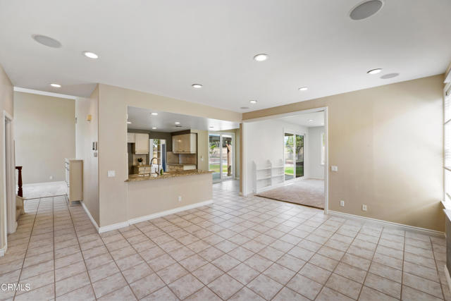 1365 La Culebra Circle, Camarillo CA: https://media.crmls.org/mediaz/0551e7a1-c038-4b92-b162-ea92d38bdd64.jpg