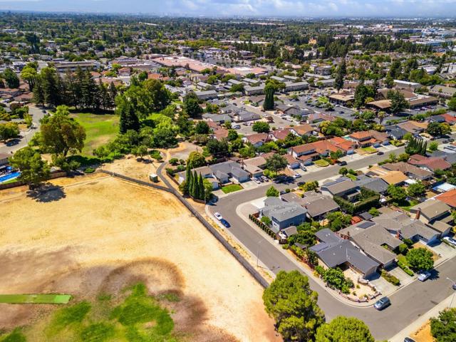 1584 Sonoma Drive, Milpitas CA: https://media.crmls.org/mediaz/05524d1f-86c1-4f42-8015-cb82606745ad.jpg