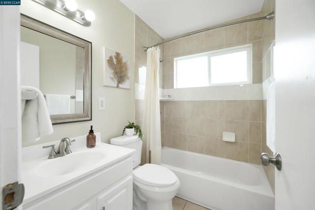 2951 Estates Ave, Pinole CA: https://media.crmls.org/mediaz/0552ecdc-8e37-4b60-8962-a3e408cc83ef.jpg