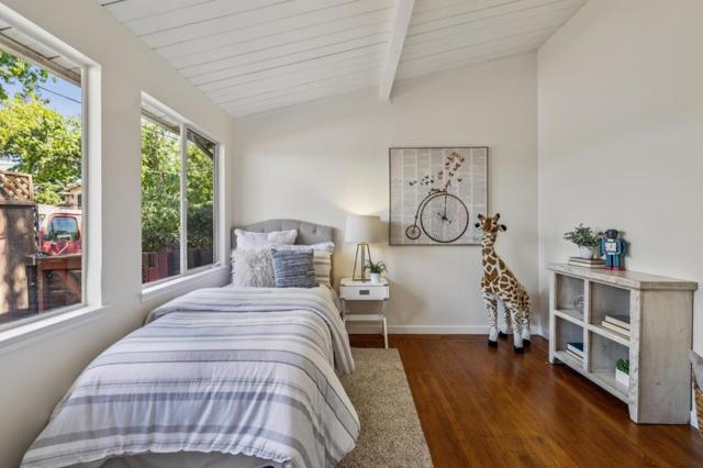 3224 Kipling Street, Palo Alto CA: https://media.crmls.org/mediaz/05534097-601f-434d-8fe2-cc3ba4c716e0.jpg
