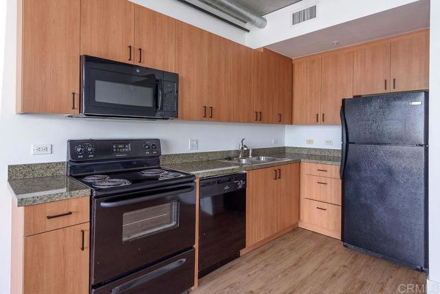 1080 Park Blvd, San Diego CA: https://media.crmls.org/mediaz/0553a31d-463c-43fa-86be-4918cf0efefd.jpg